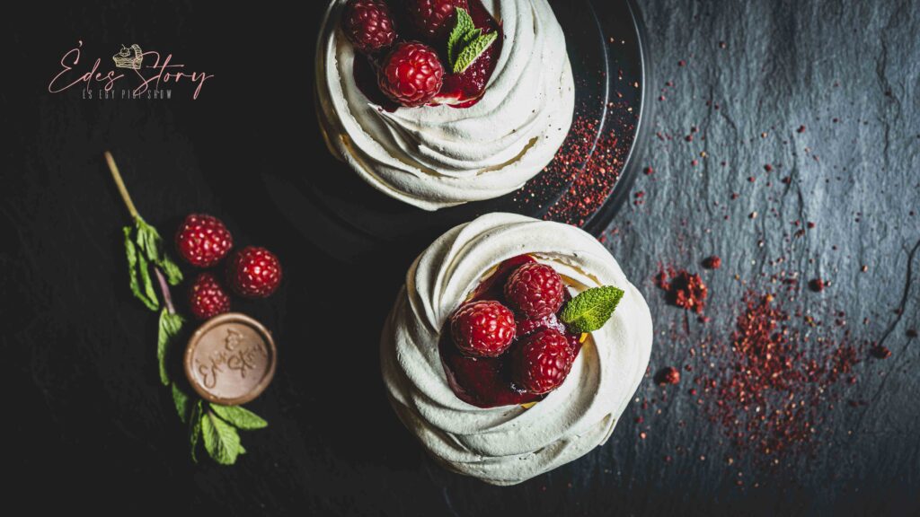 Pavlova - Fehércsoki Moussal és Mentás Málnaöntettel