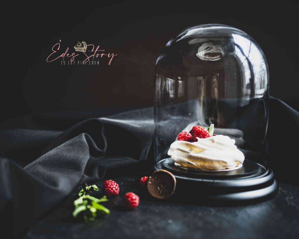 Pavlova - Fehércsoki Moussal és Mentás Málnaöntettel