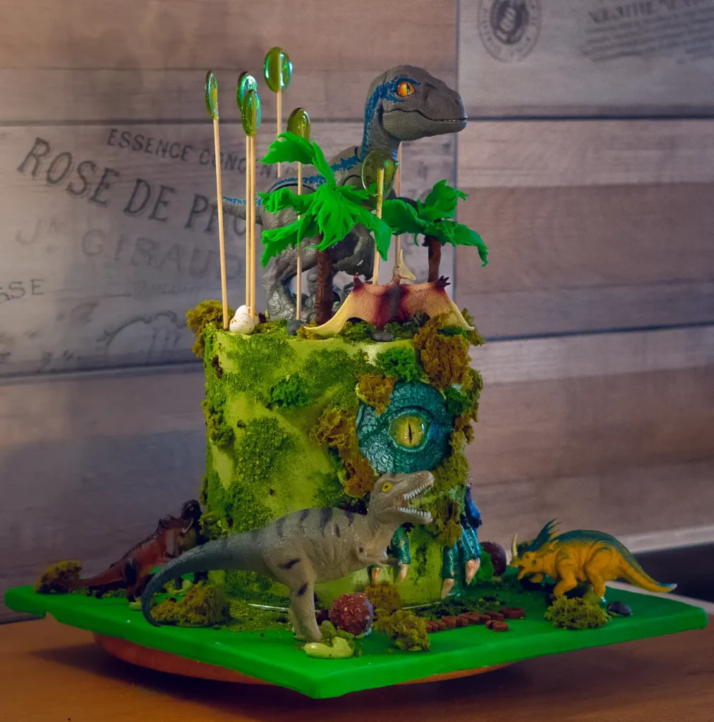 Dínó Torta Díszítése