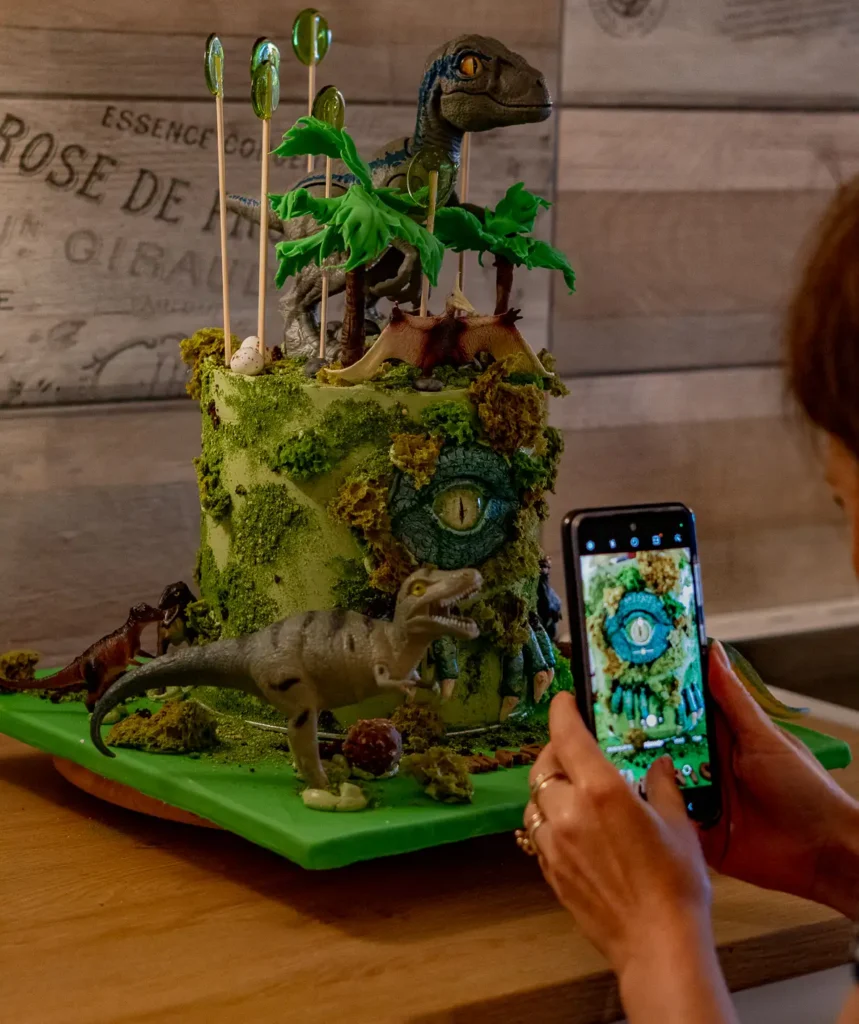 Dínó Torta Díszítése