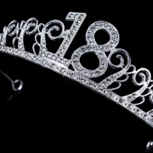 Korona műanyag dísz - Ezüst 18 kövekkel